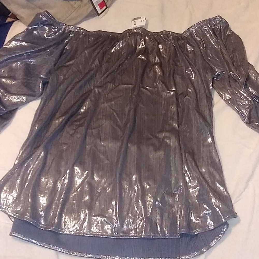 Blouse - Picture 2 of 3